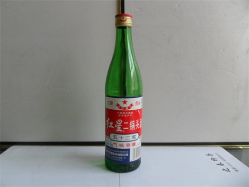 泸州老窖喜酒9年38度浓香型，让你的酒量翻倍，成为派对中的焦点